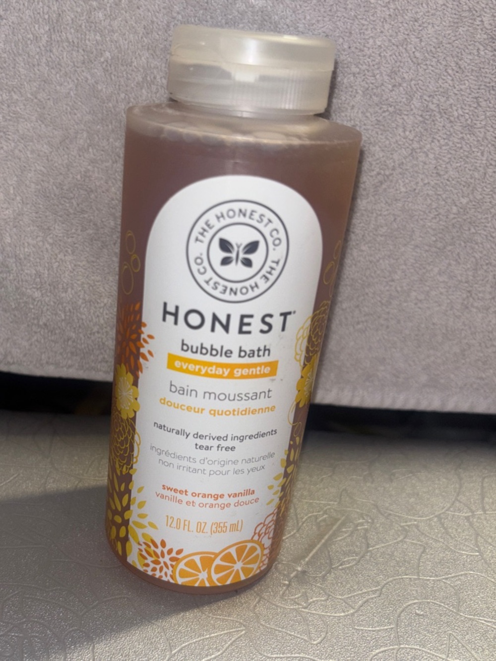The Honest Company Sweet Orange Vanilla Bubble Bath - Orange & White Bottle